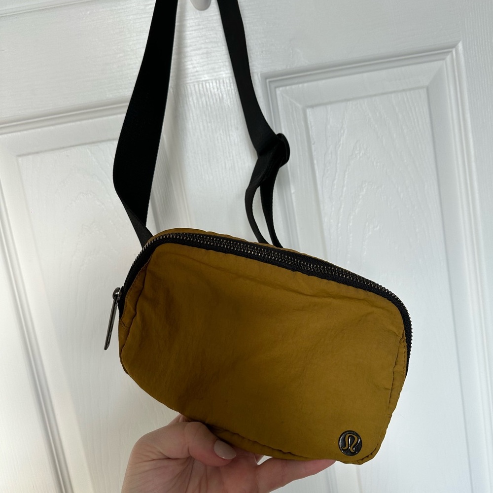 Lululemon belt bag